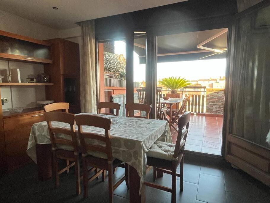 Apartamento Atico Luminoso Centrico Y Comodo Figueras Exterior foto