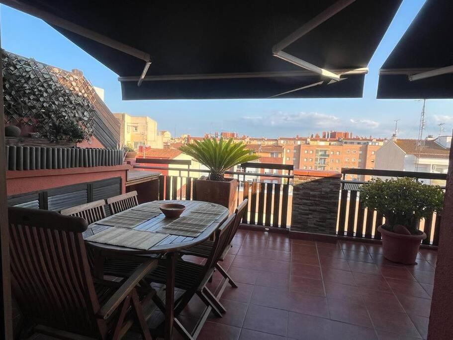 Apartamento Atico Luminoso Centrico Y Comodo Figueras Exterior foto